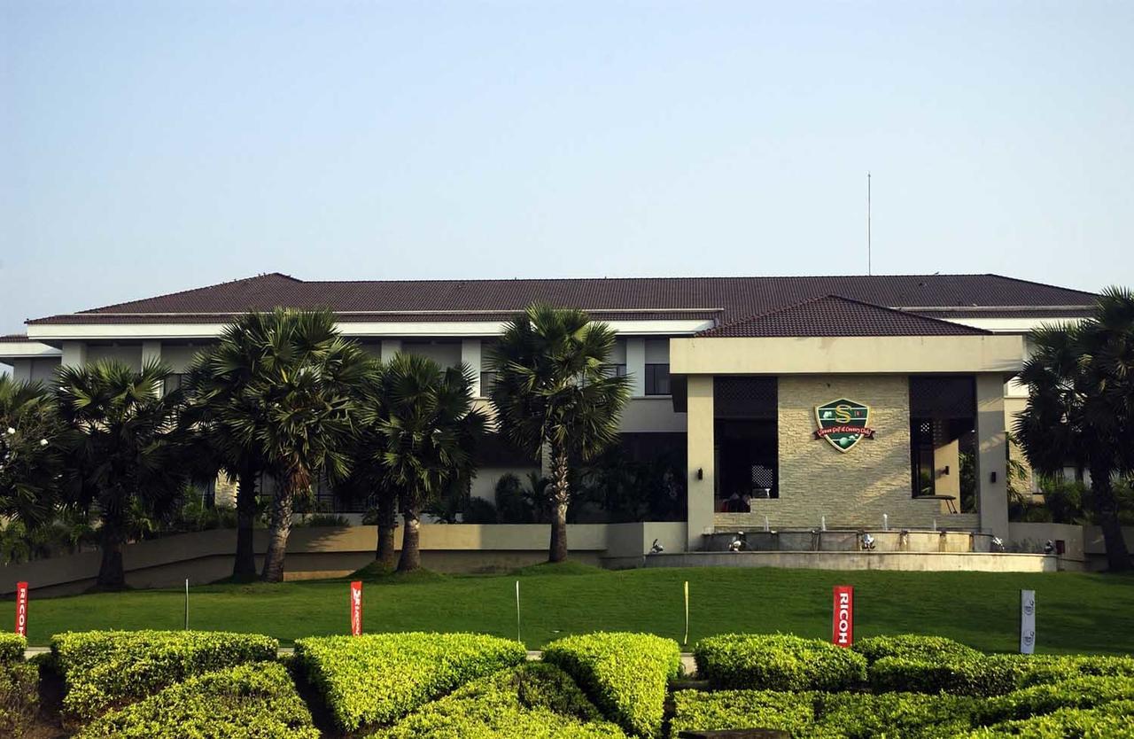 Suwan Golf & Country Club Casa de hóspedes Nakhon Chai Si Exterior foto